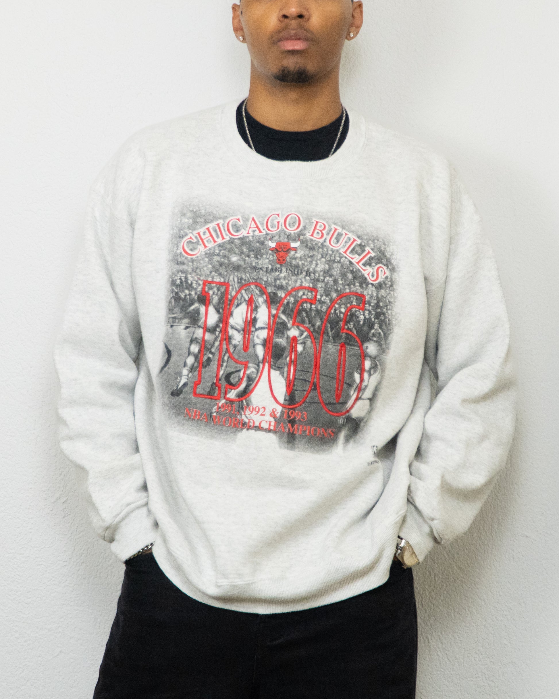 SWEATSHIRT NUTMEG MILLS CHICAGO BULLS 1966 XL GRIS CLAIR